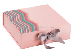 China paper box factory Luxury recyclable custom hot stamping logo folding paper box